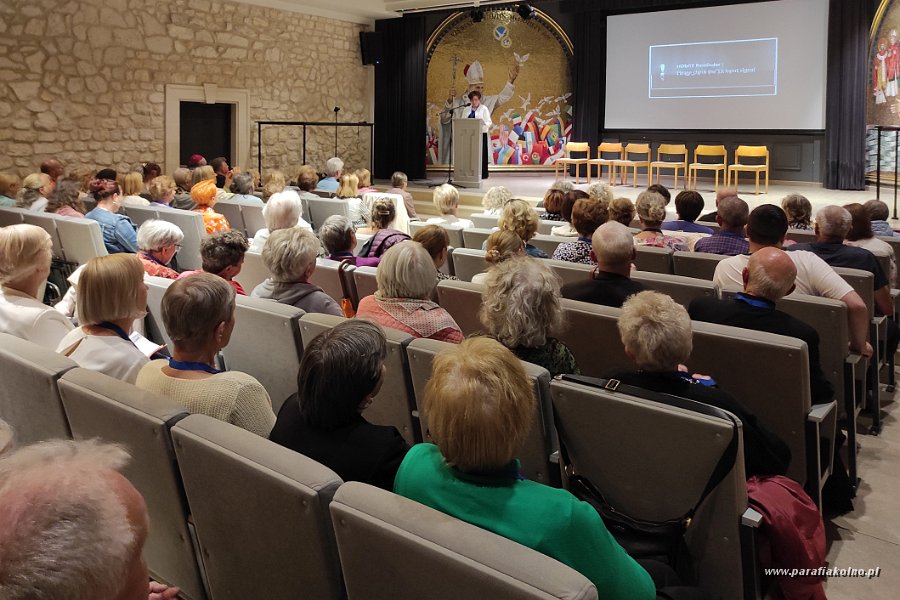 096 Konferencje w Sali Papieskiej.jpg